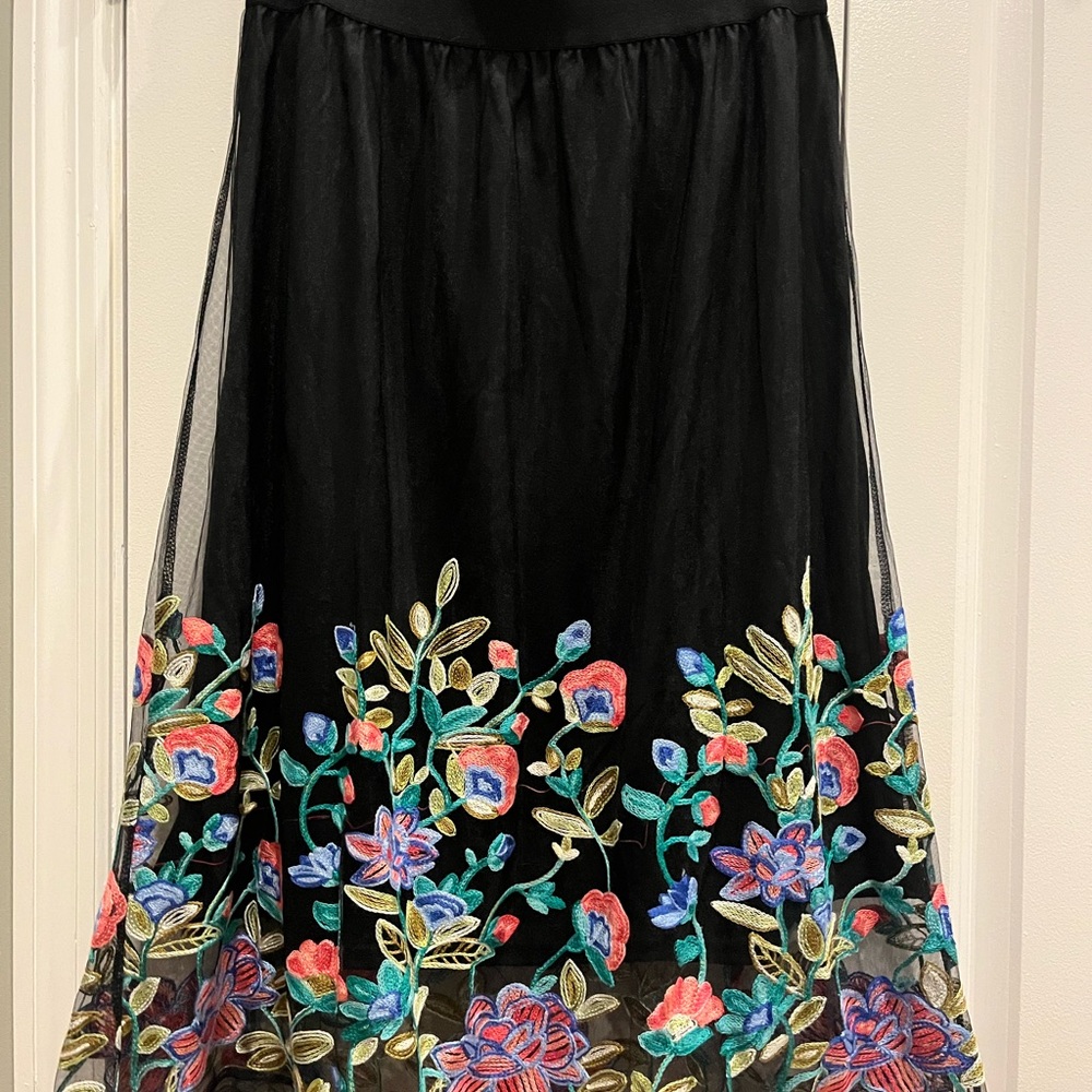 Black midi-length A-Line Skirt with Embroidery Embellishments